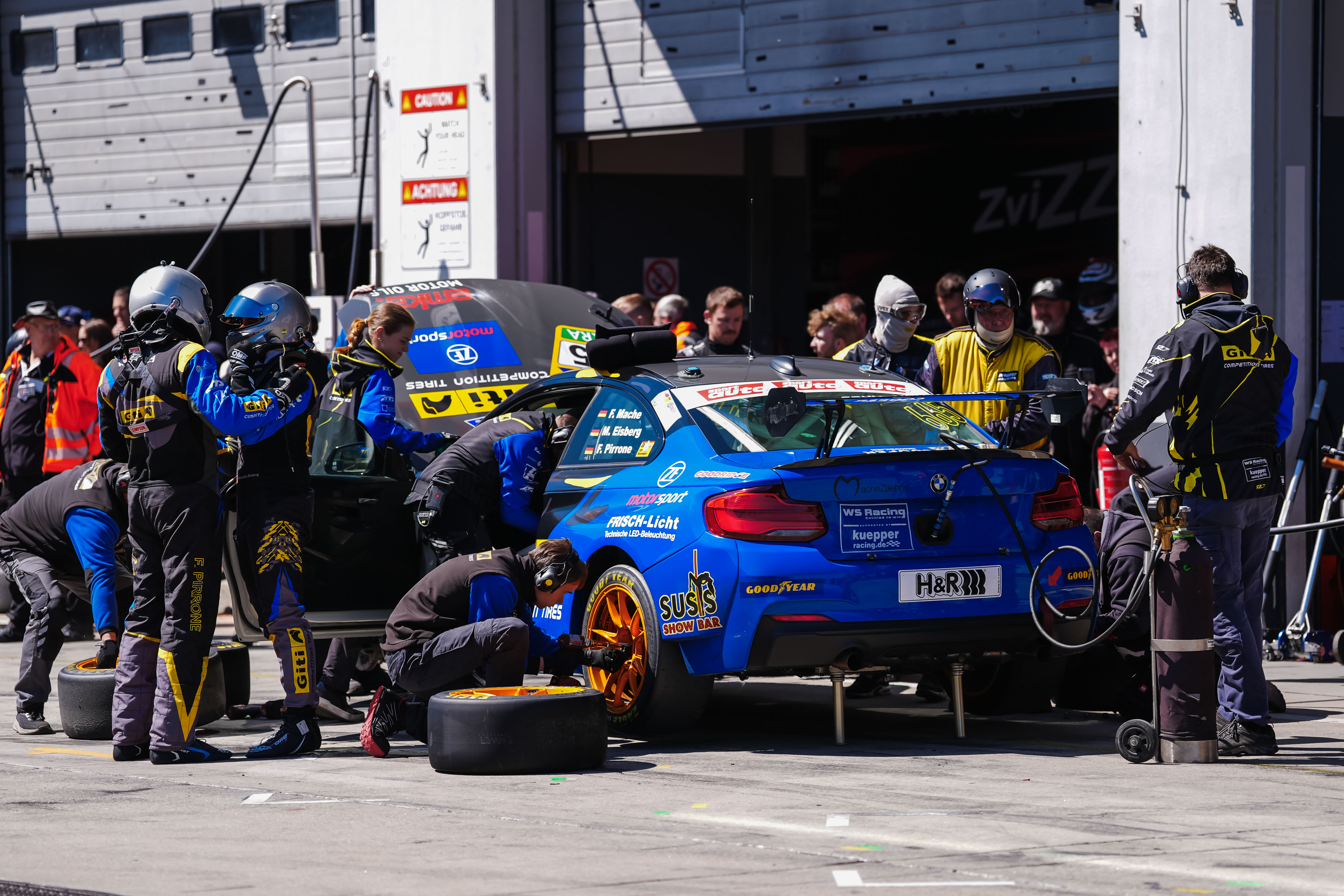 NLS225_042613192100830GT_GT.jpg